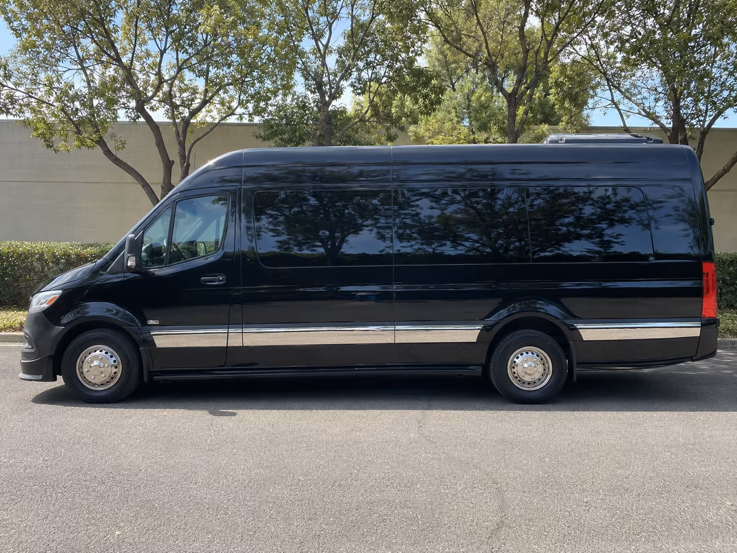 Glendale Airport Shuttle & Transportation party bus exterior