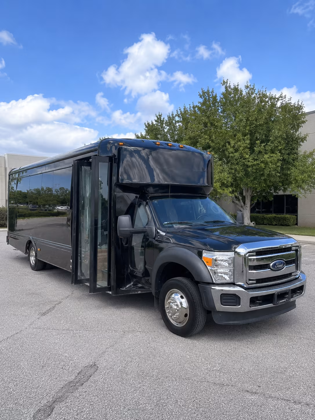 Glendale Birthday, Sweet 16, & Quinceañera Transportation party bus exterior