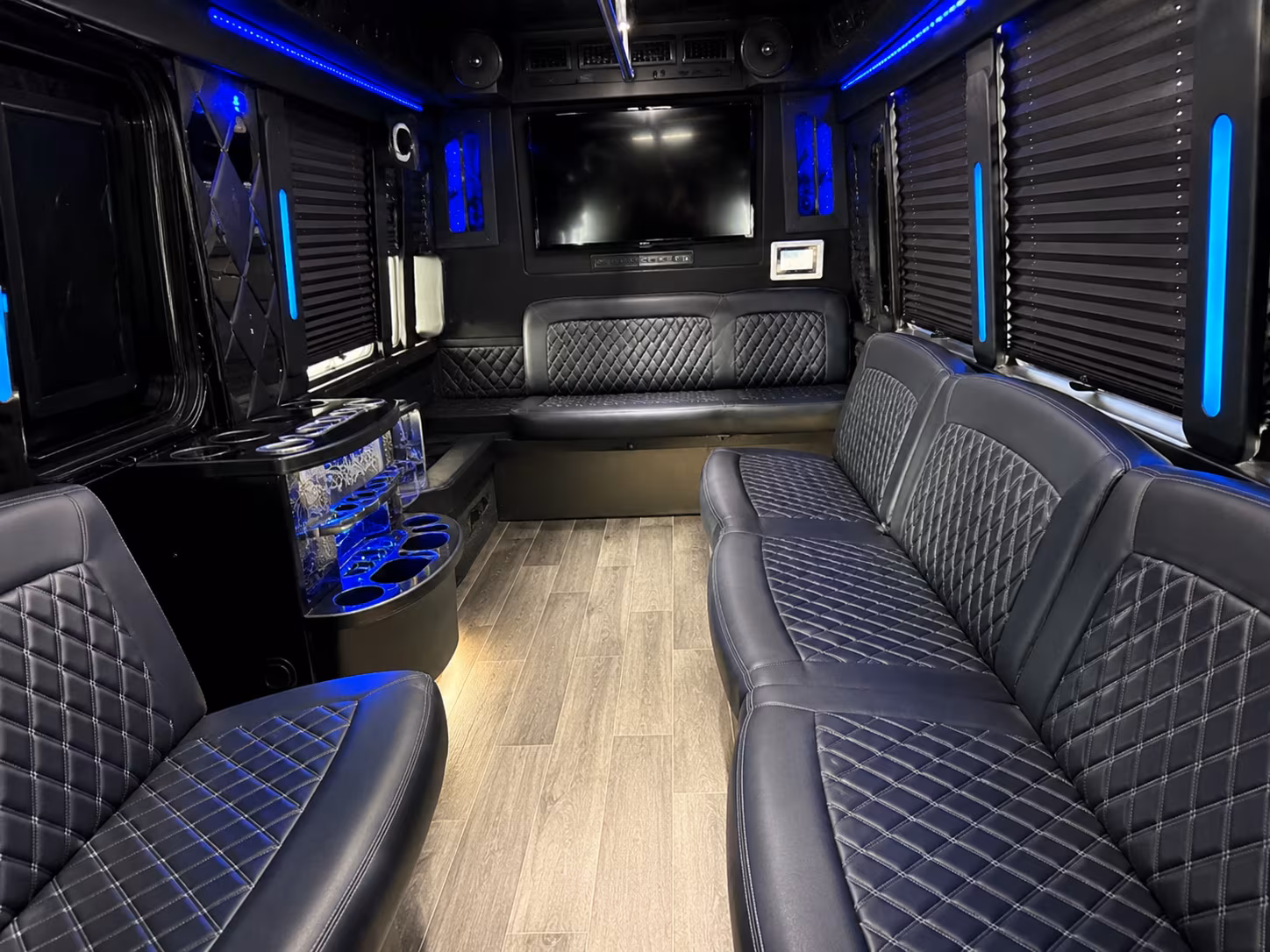 Glendale Birthday, Sweet 16, & Quinceañera Transportation group transportation